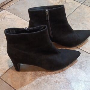 Women's Black Pointed-Toe Ankle Boots - Suede Look